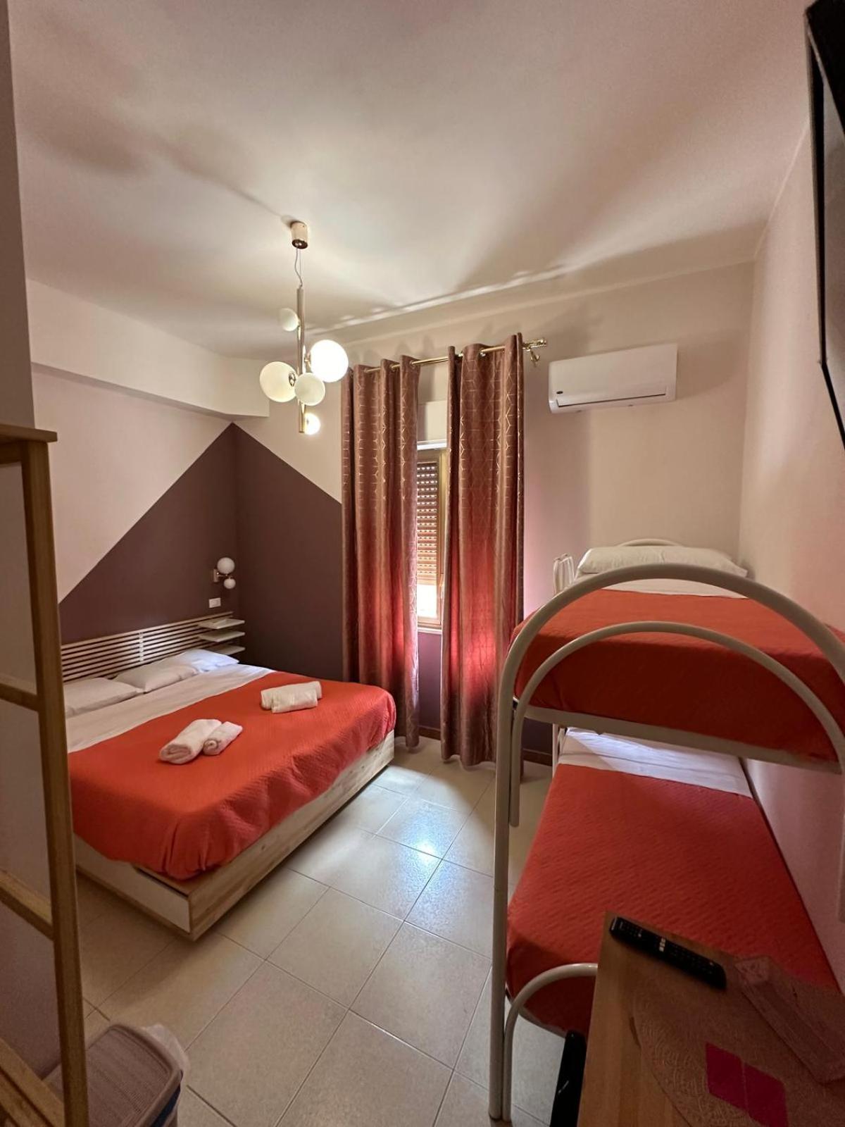 B&B Elegance Вілла-Сан-Джованні Екстер'єр фото